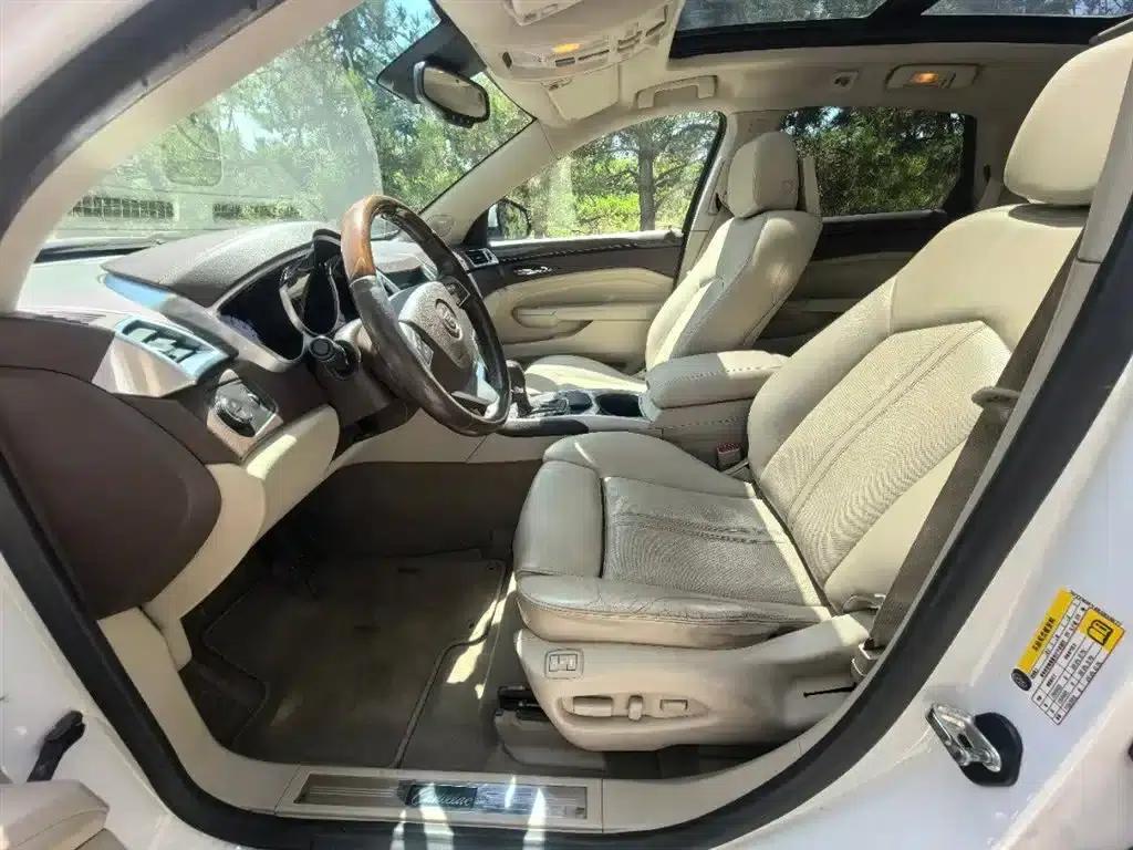 2011 Cadillac SRX 3.0L Luxury — миниатюра 4