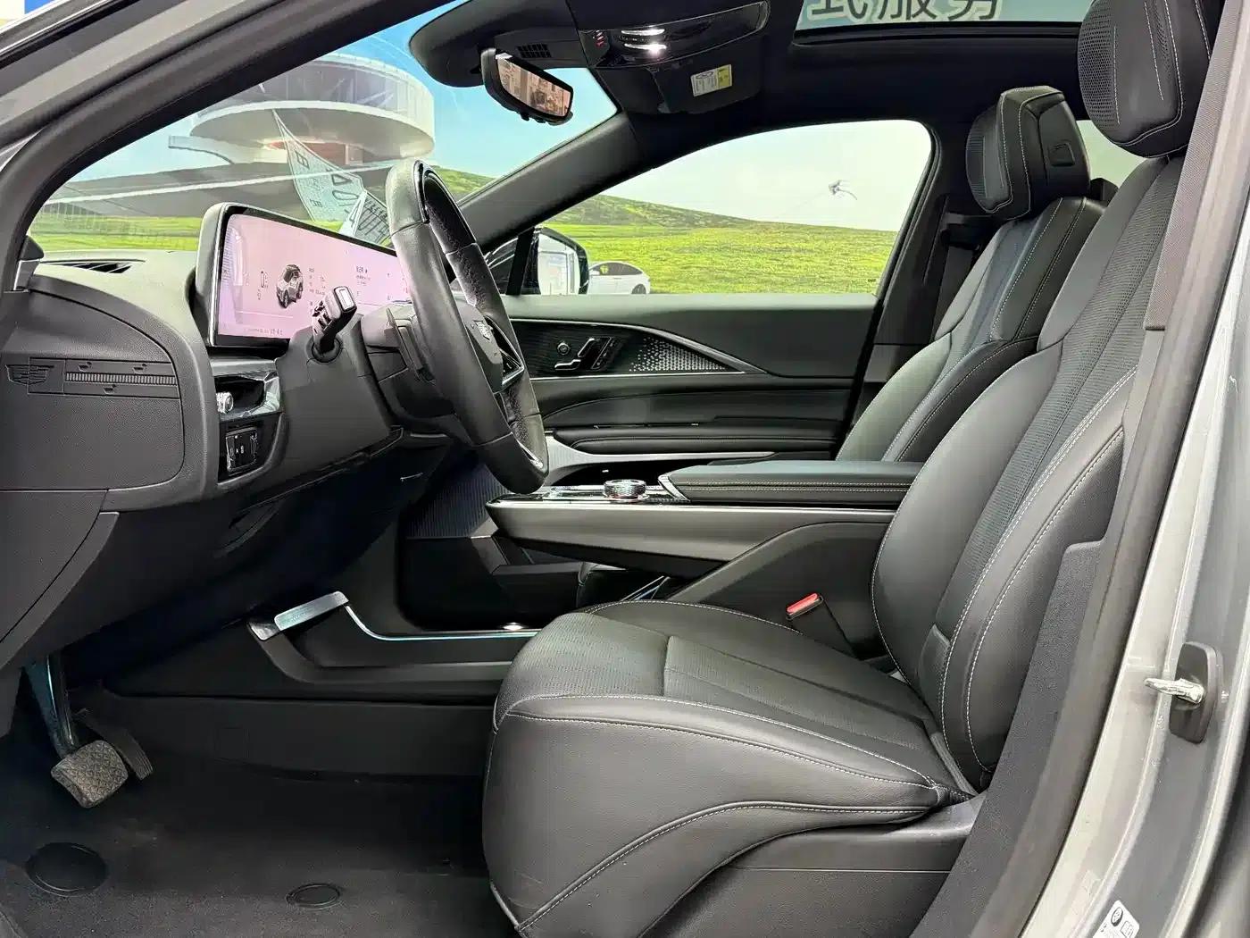 iQ Ruige 2022 Rear-Wheel Drive Long-Range Luxury Edition — миниатюра 4