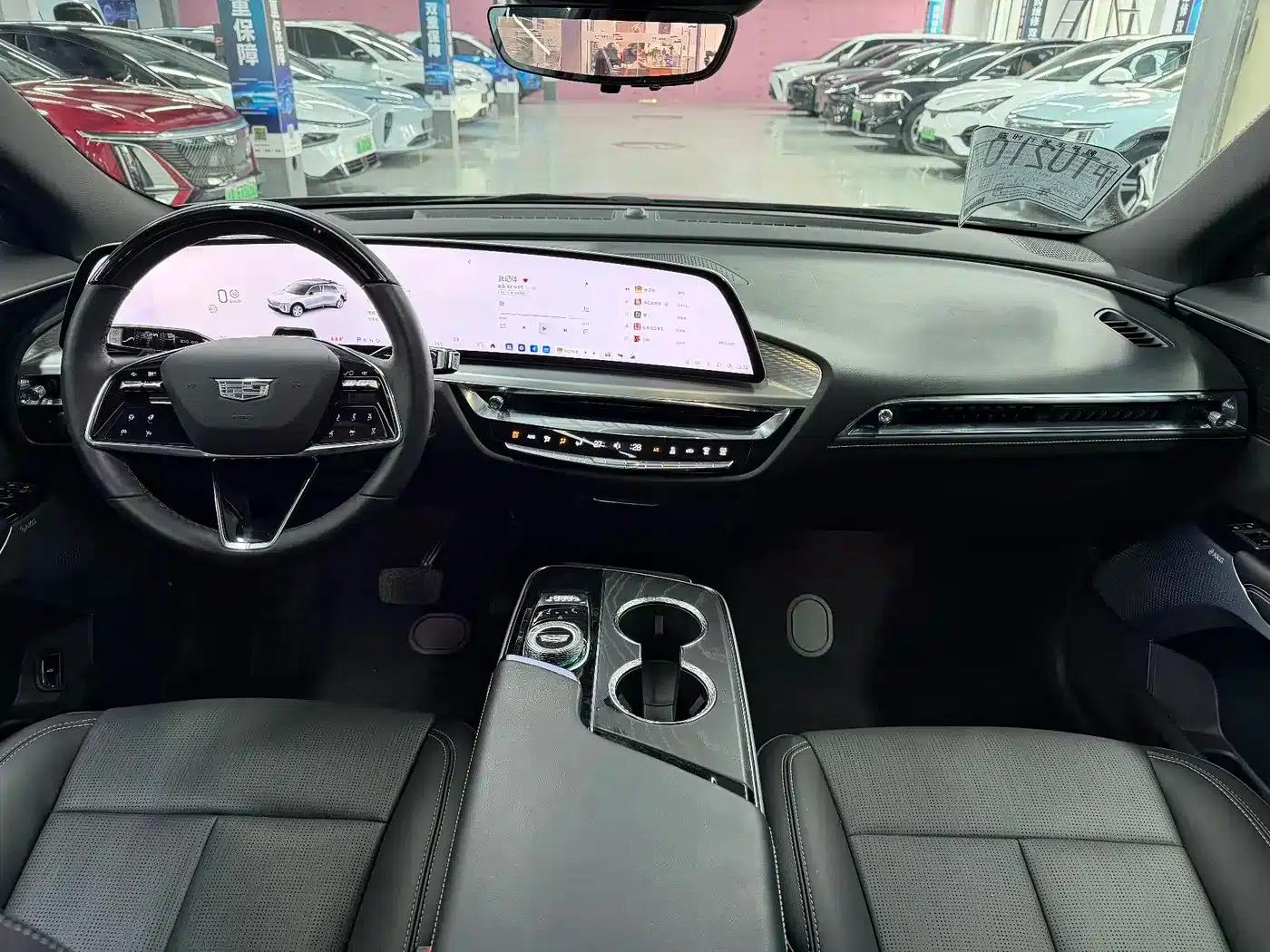iQ Ruige 2022 Rear-Wheel Drive Long-Range Luxury Edition — миниатюра 5