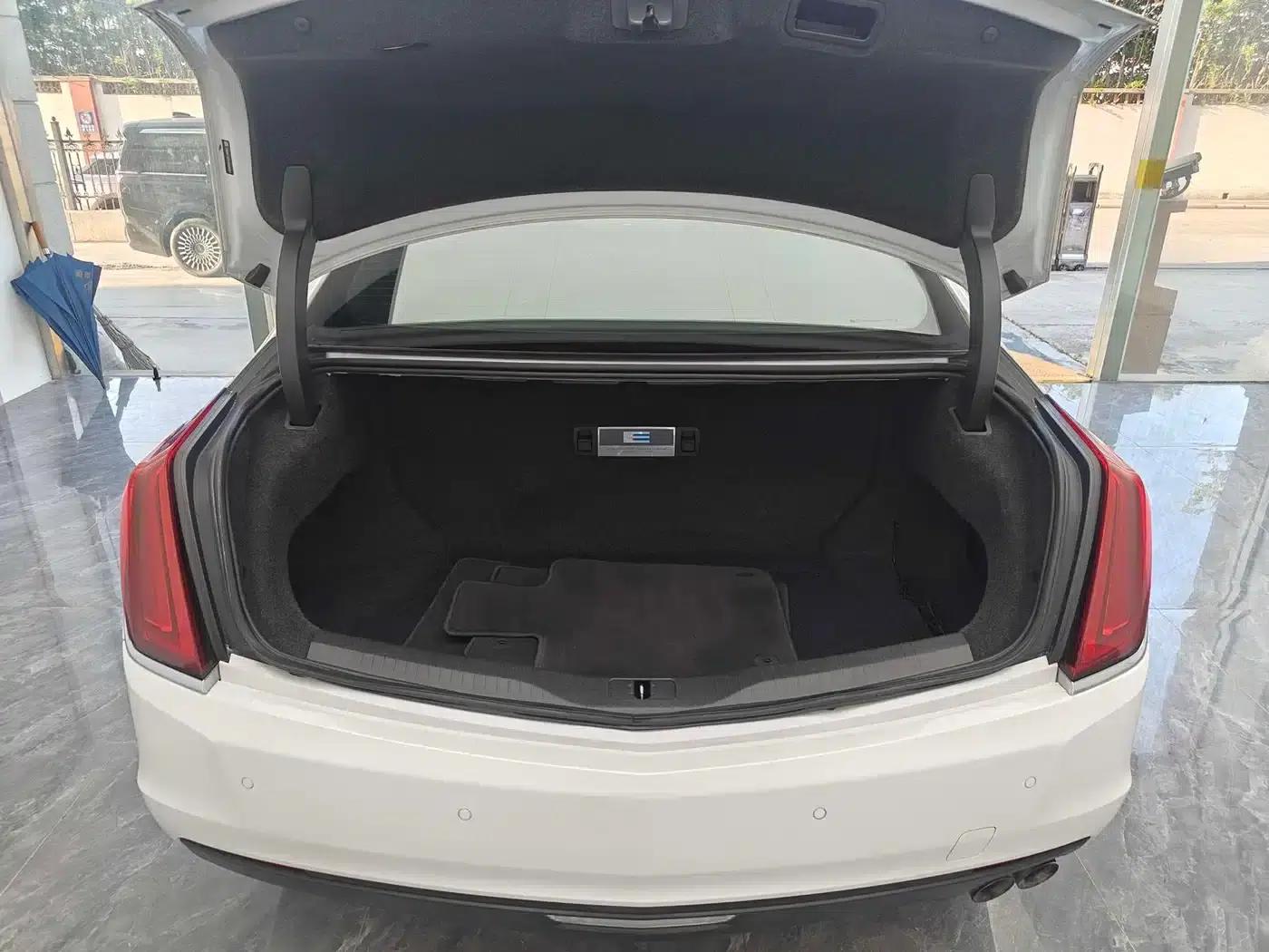 Cadillac CT6 Plug-in 2017 30E Elite — миниатюра 7
