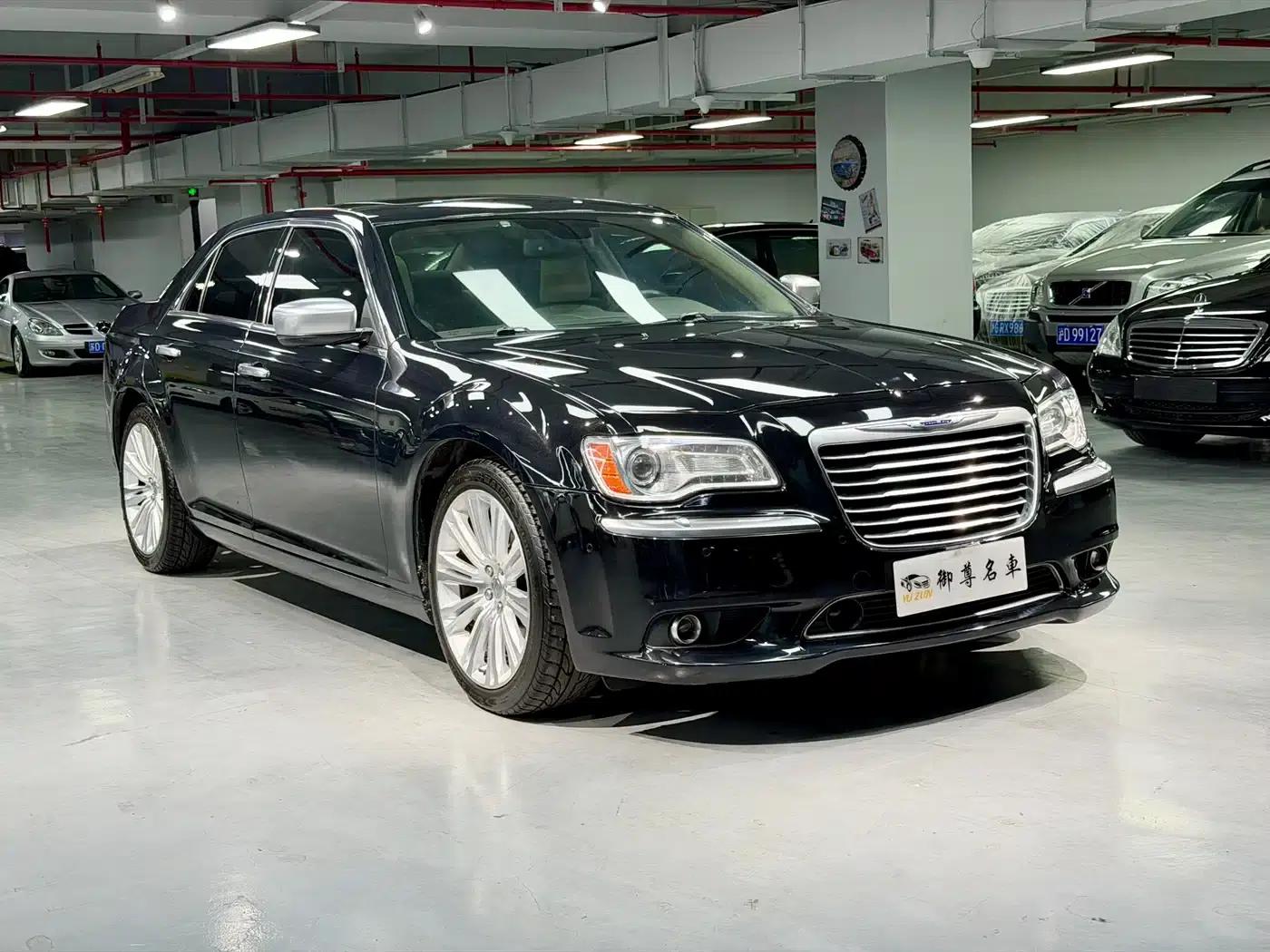 2013 Chrysler 300C Imported Model 3.6L Premium Edition — миниатюра 3
