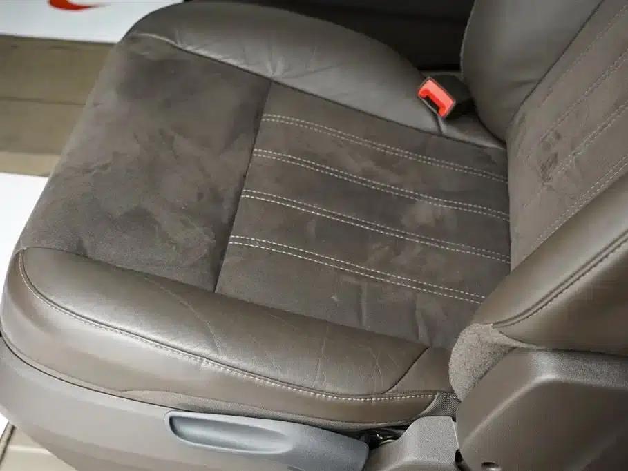 2013 Imported Grand Voyager 3.6L Luxury Edition — миниатюра 11