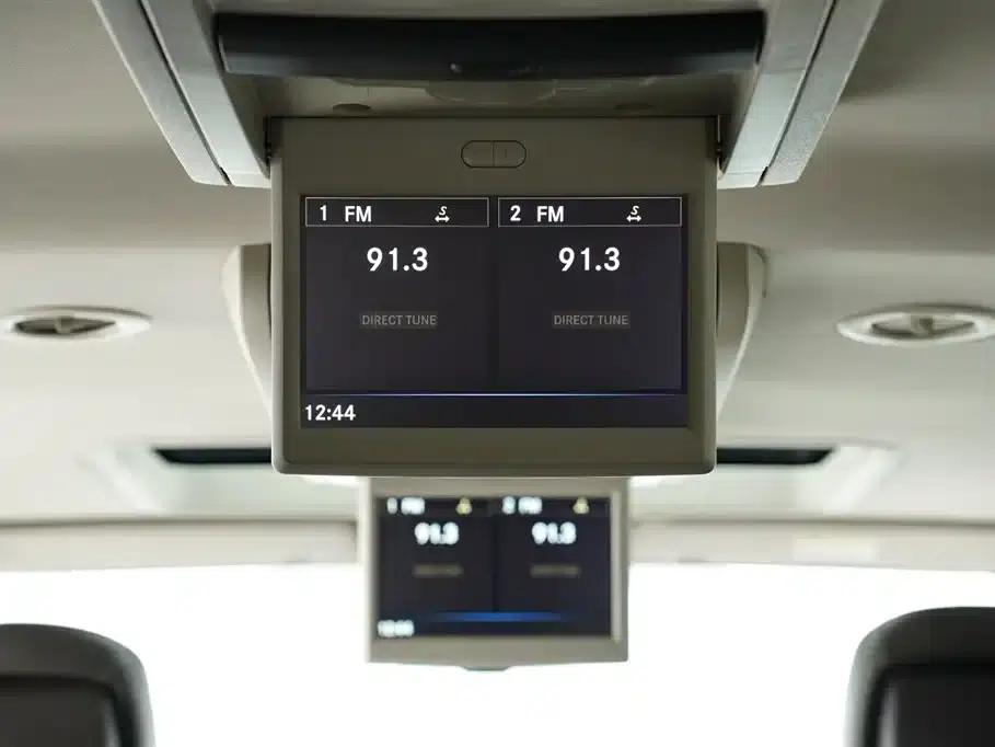 2013 Imported Grand Voyager 3.6L Luxury Edition — миниатюра 14
