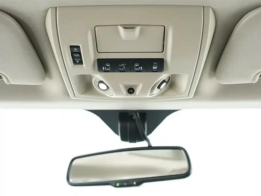 2013 Imported Grand Voyager 3.6L Luxury Edition — миниатюра 18