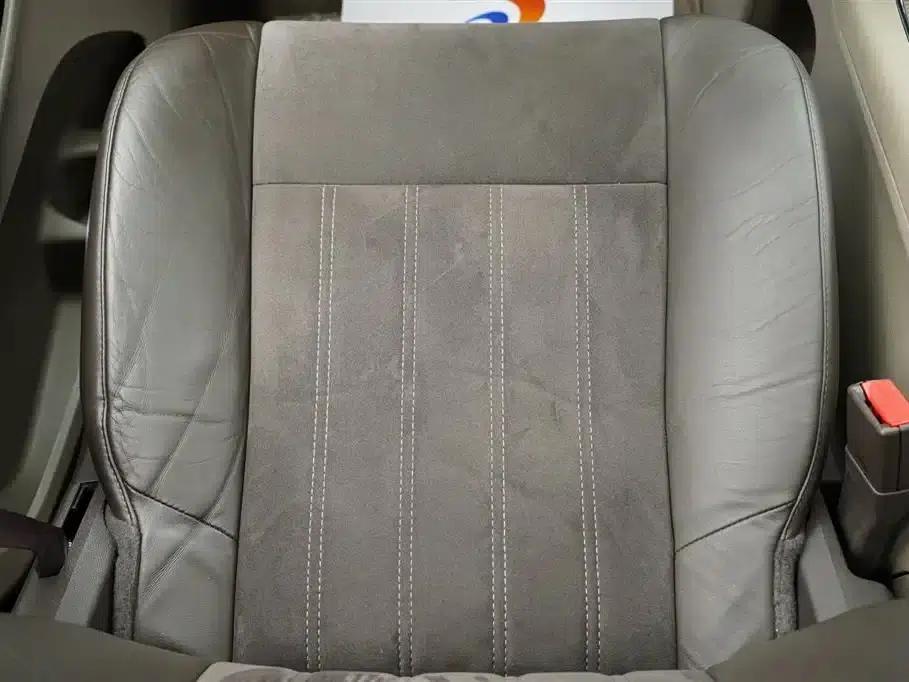 2013 Imported Grand Voyager 3.6L Luxury Edition — миниатюра 19