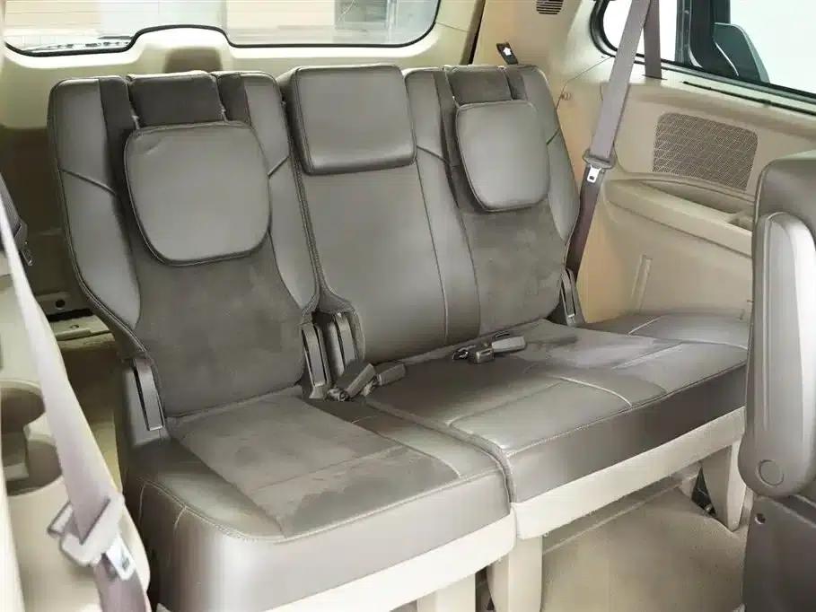 2013 Imported Grand Voyager 3.6L Luxury Edition — миниатюра 31