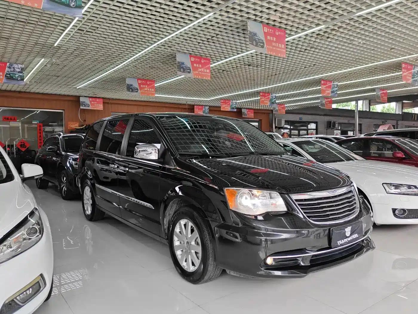 2014 Imported Grand Voyager 3.6L Comfort Edition — миниатюра 3