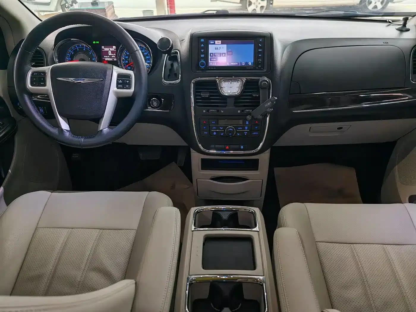 2014 Imported Grand Voyager 3.6L Comfort Edition — миниатюра 10