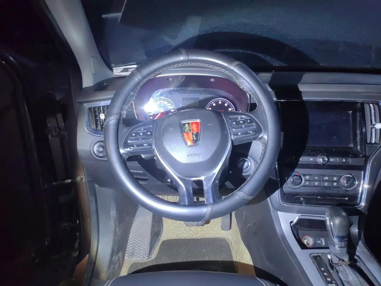 Roewe RX5 2018 20T Two-Wheel Drive Automatic Flagship Edition — миниатюра 11
