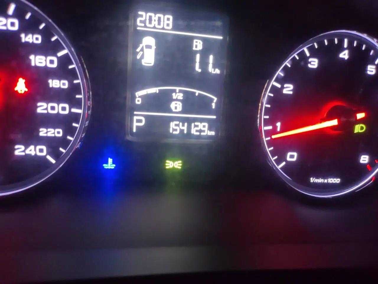 Roewe RX5 2018 20T Two-Wheel Drive Automatic Flagship Edition — миниатюра 13