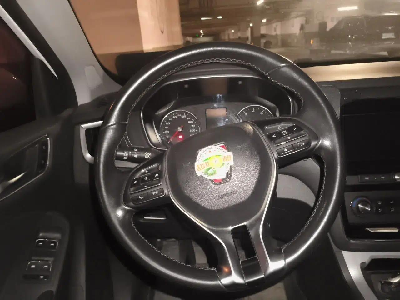 Roewe RX5 2016 20T Two-Wheel Drive Manual Flagship Edition — миниатюра 11