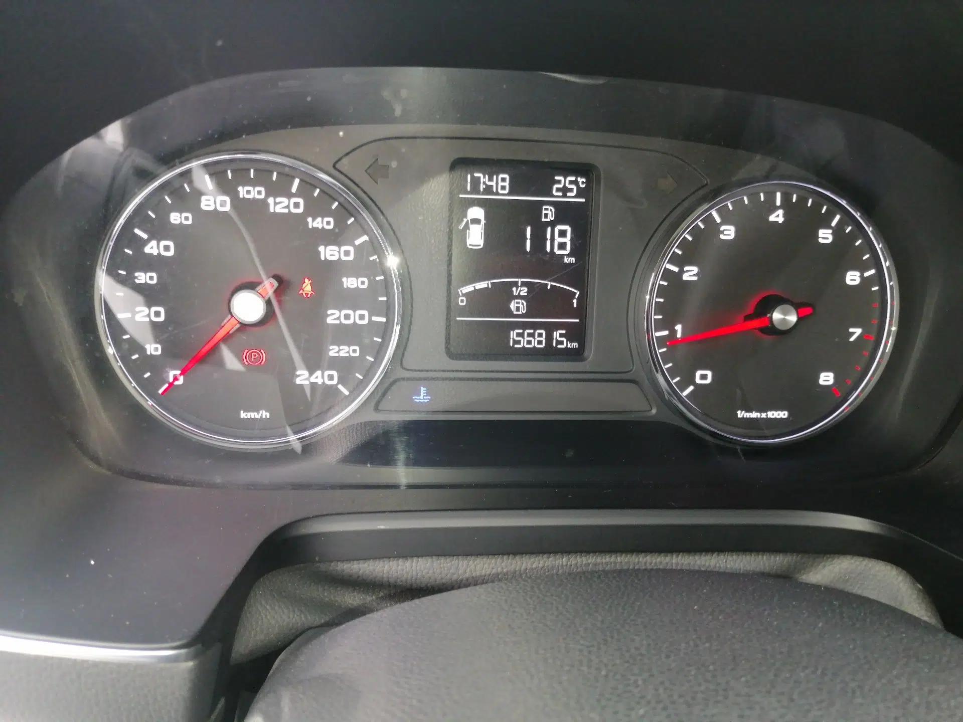 Roewe RX5 2018 20T Two-Wheel Drive Manual Internet Smart Edition — миниатюра 13