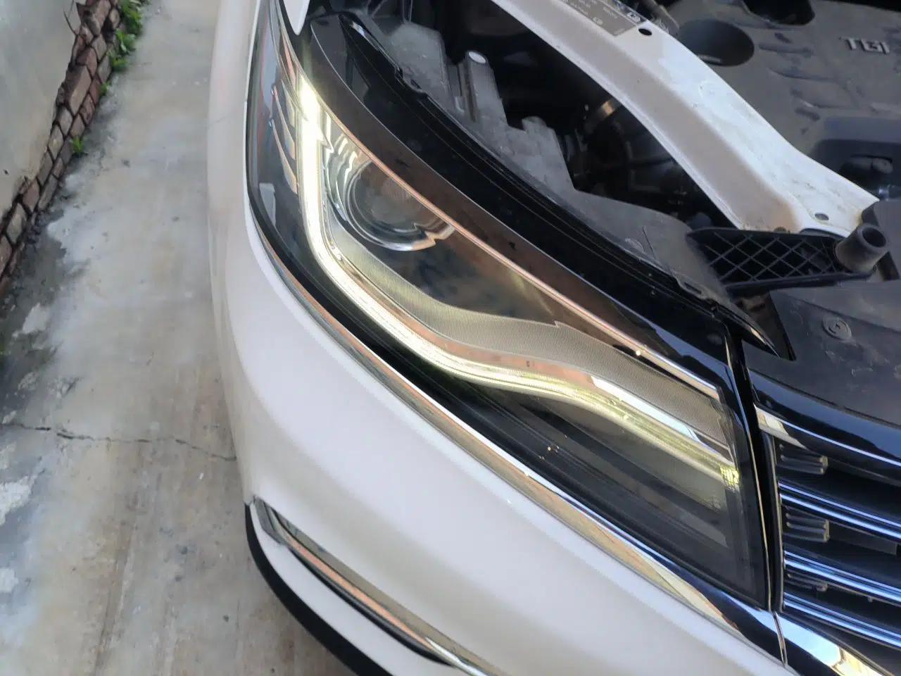 Roewe RX5 2016 20T Two-Wheel Drive Automatic Internet Smart Edition — миниатюра 7