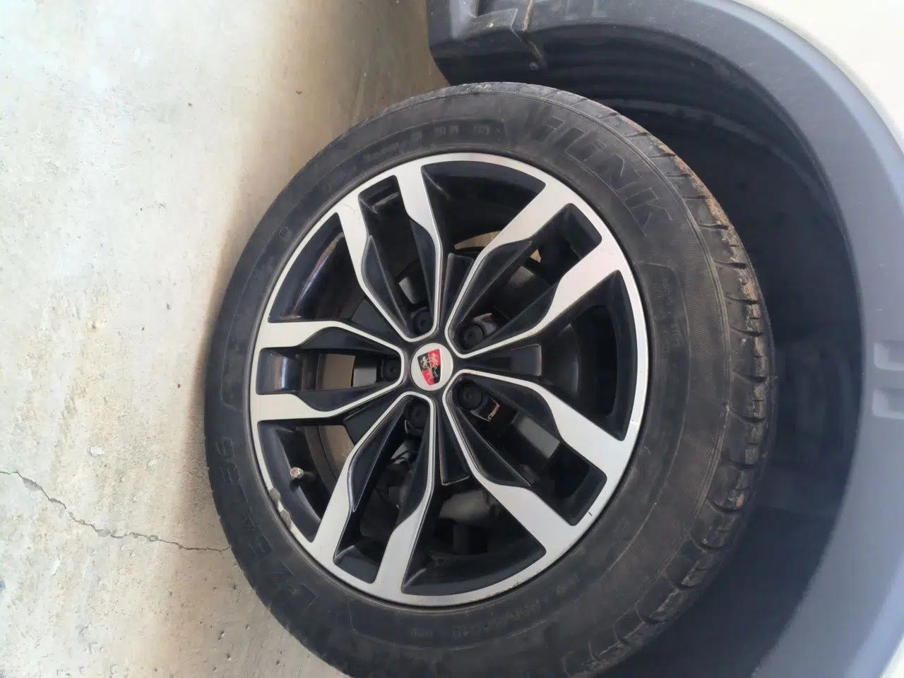 Roewe RX5 2016 20T Two-Wheel Drive Automatic Internet Smart Edition — миниатюра 8