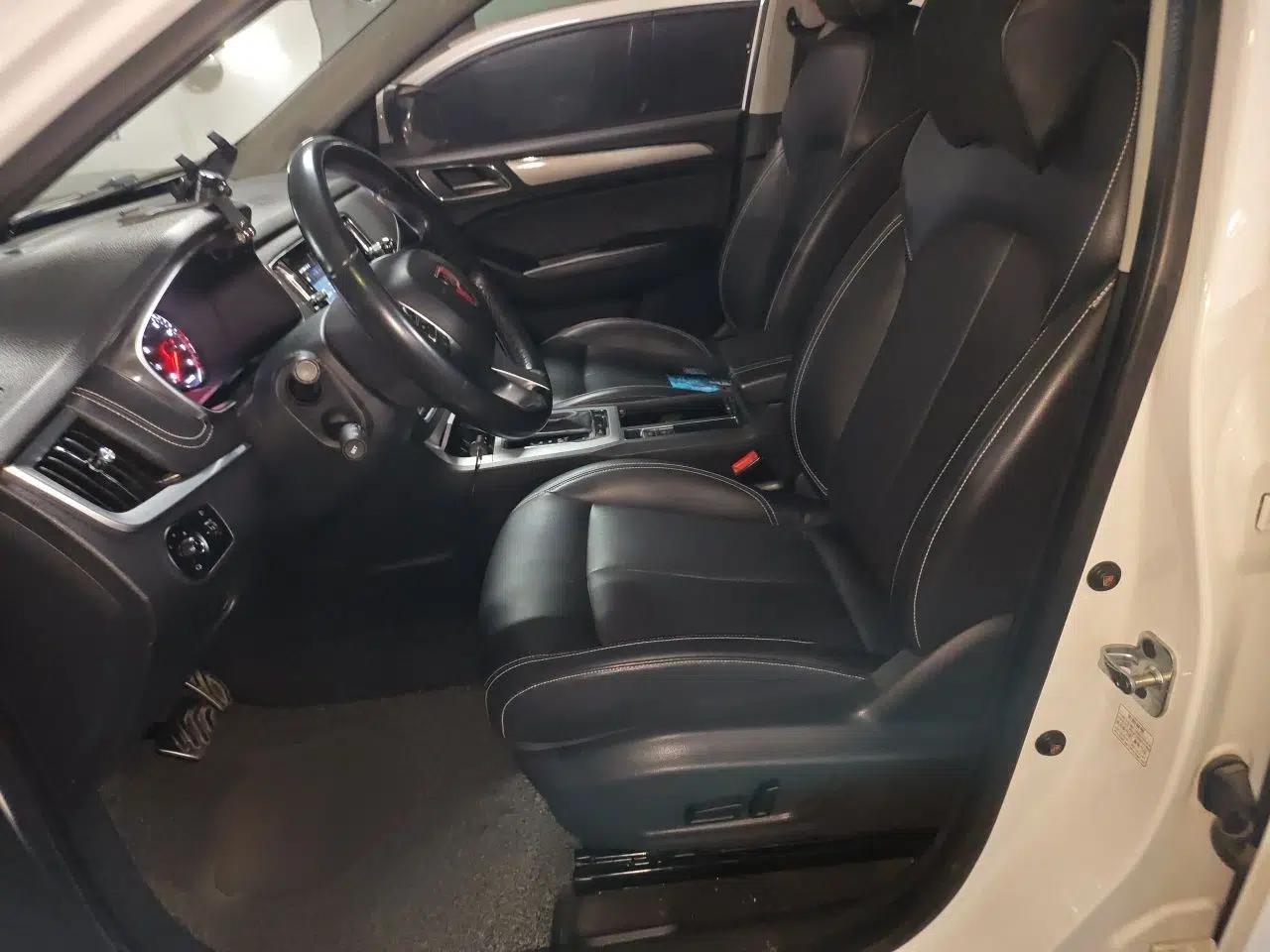 Roewe RX5 2016 20T Two-Wheel Drive Automatic Internet Smart Edition — миниатюра 14