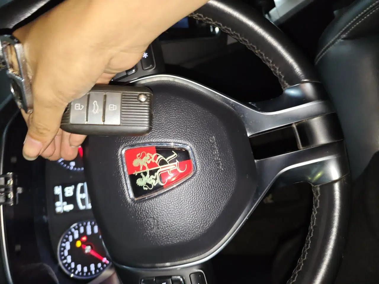 Roewe RX5 2016 20T Two-Wheel Drive Automatic Internet Smart Edition — миниатюра 17