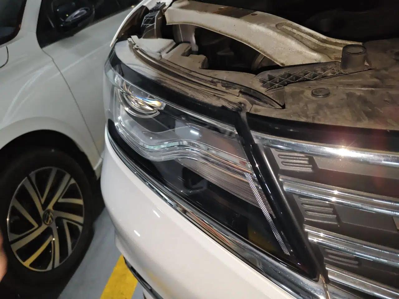 Roewe RX5 2016 20T Two-Wheel Drive Automatic Internet Smart Edition — миниатюра 7