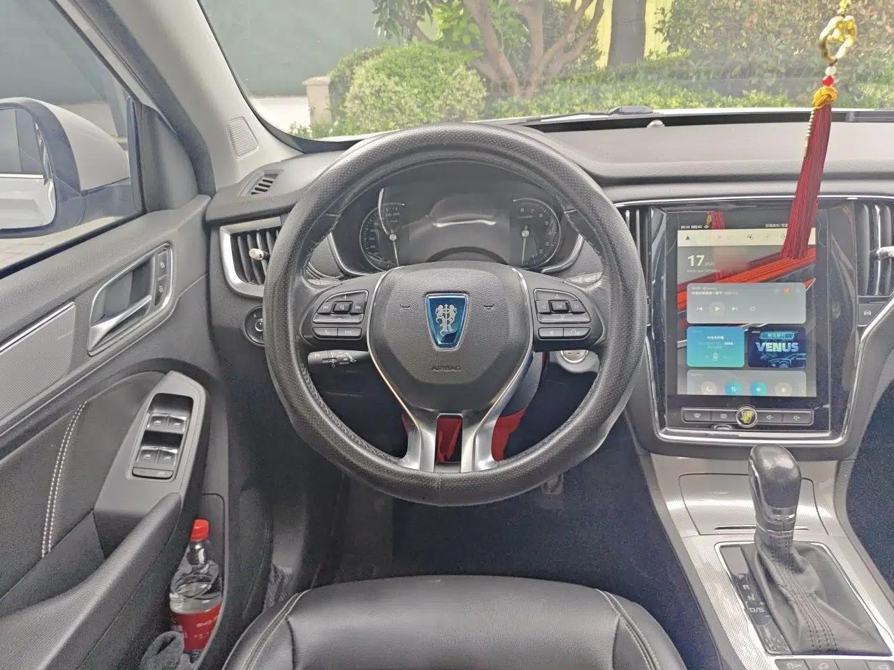 Roewe RX5 2018 20T Two-Wheel Drive Automatic Internet Smart Edition — миниатюра 11