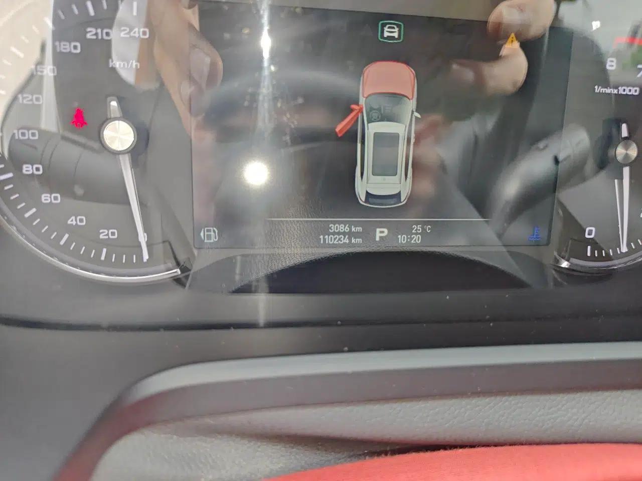 Roewe RX5 2018 20T Two-Wheel Drive Automatic Internet Smart Edition — миниатюра 13