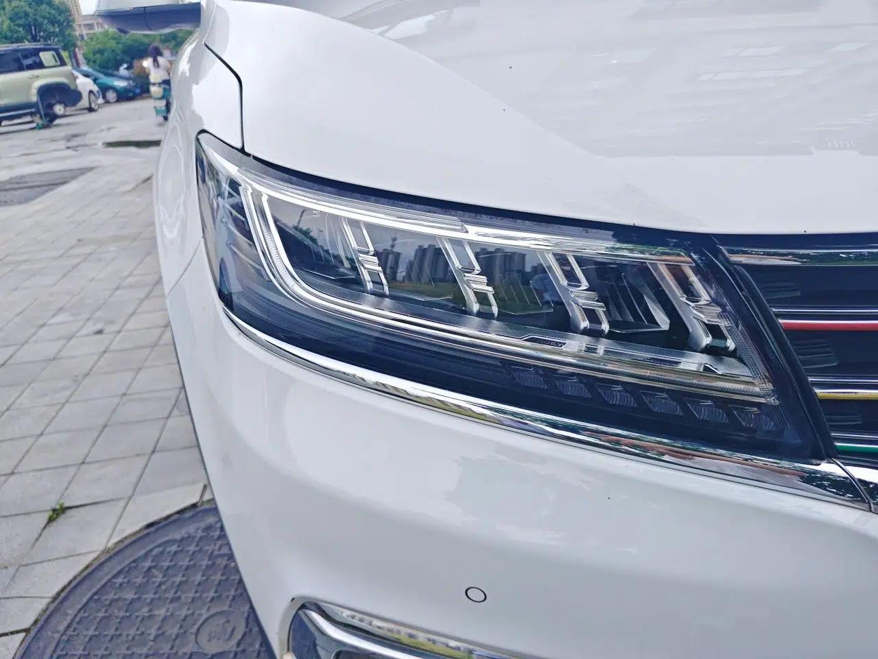 Roewe RX5 2018 20T Two-Wheel Drive Automatic Internet Smart Edition — миниатюра 7