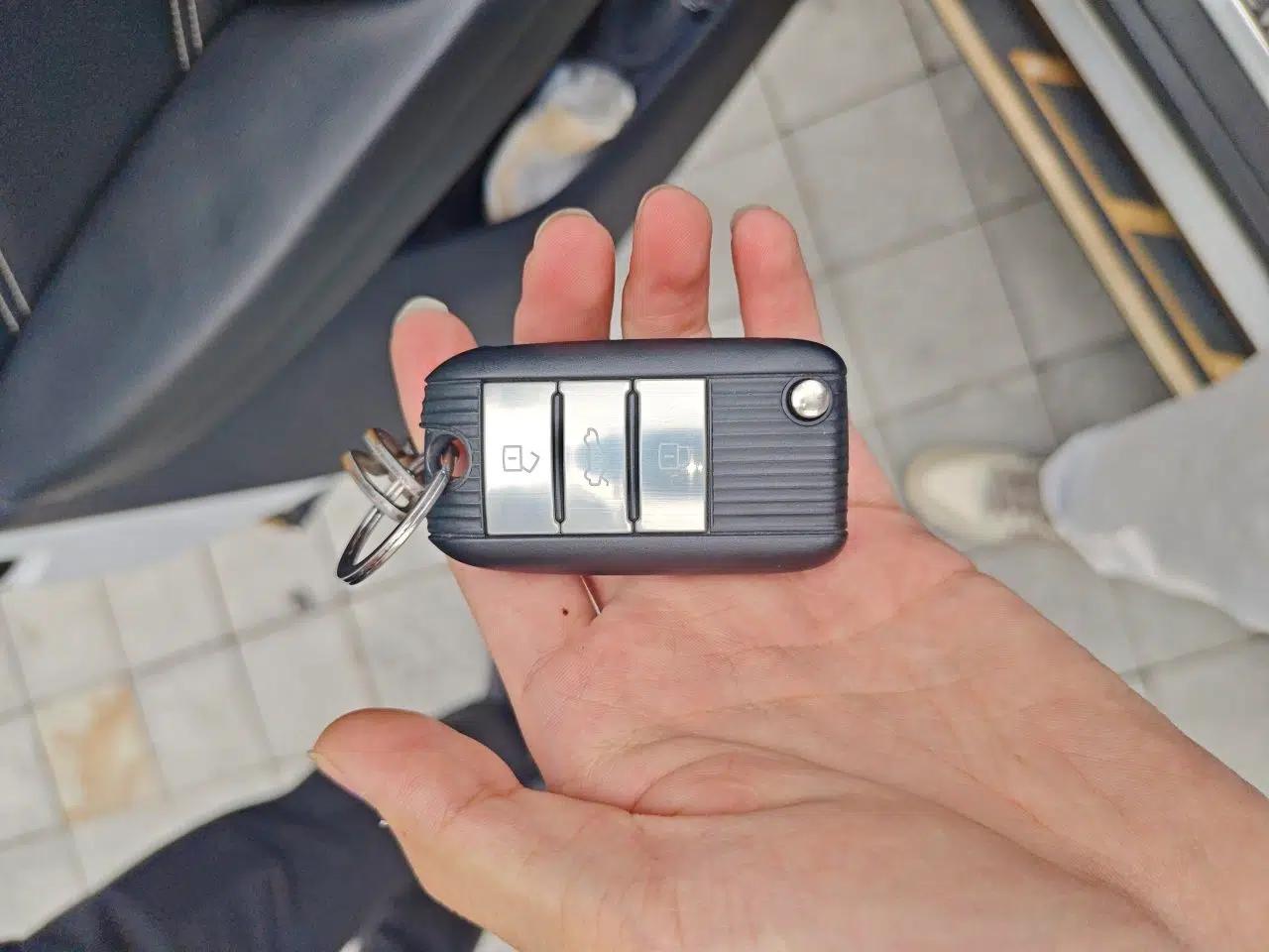 Roewe RX5 2018 20T Two-Wheel Drive Automatic Internet Smart Edition — миниатюра 9