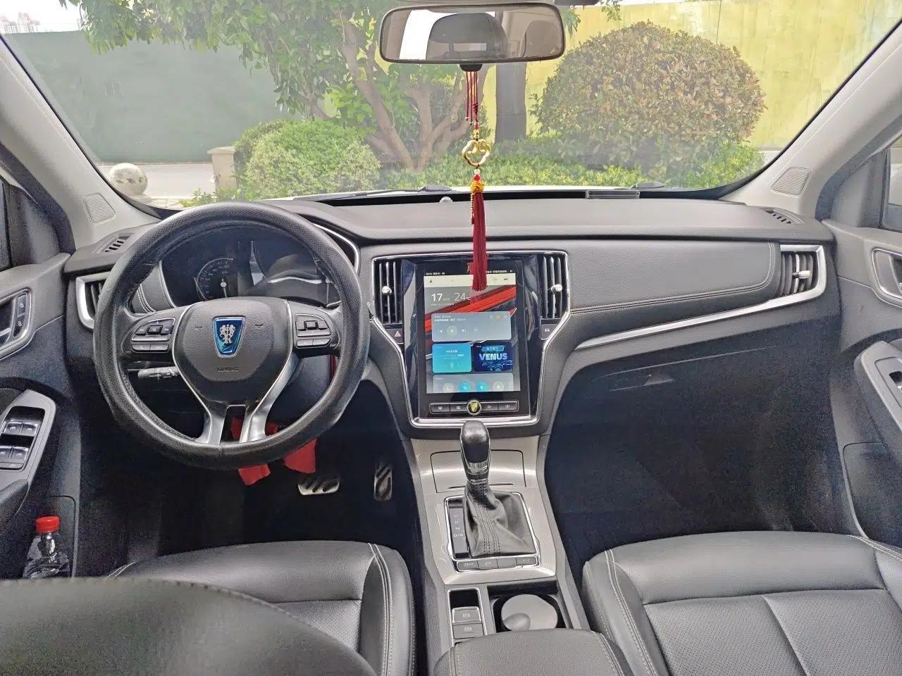 Roewe RX5 2018 20T Two-Wheel Drive Automatic Internet Smart Edition — миниатюра 10