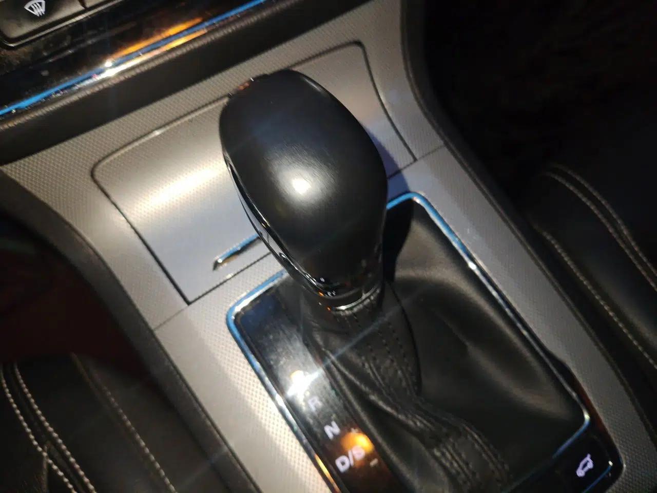Roewe RX5 2017 20T Two-Wheel Drive Automatic Internet Elite Edition — миниатюра 15