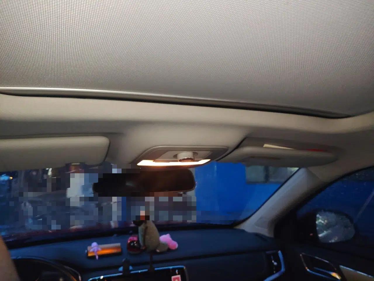 Roewe RX5 2017 20T Two-Wheel Drive Automatic Internet Elite Edition — миниатюра 19