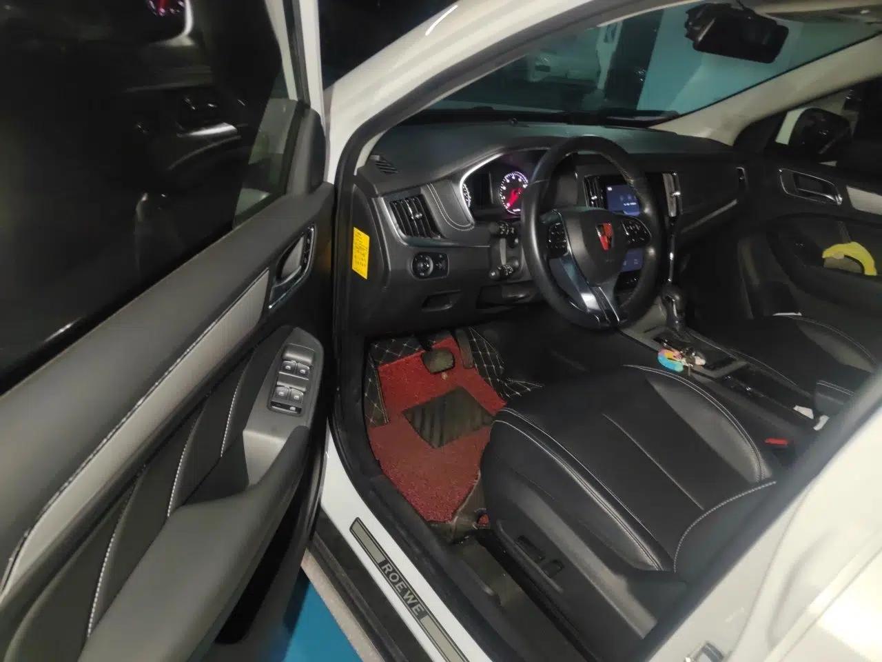 Roewe RX5 2019 20T Two-Wheel Drive Automatic Ali Smart Connectivity Platinum Edition — миниатюра 17