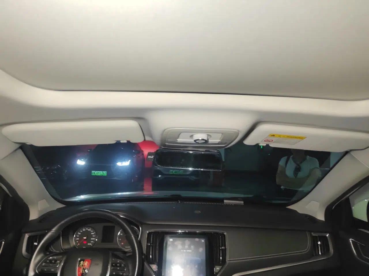 Roewe RX5 2019 20T Two-Wheel Drive Automatic Ali Smart Connectivity Platinum Edition — миниатюра 19