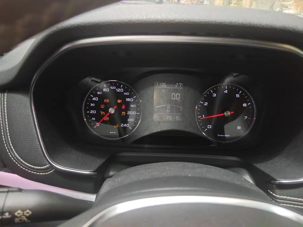 Roewe RX5 2016 20T Two-Wheel Drive Automatic Internet Smart Edition — миниатюра 12