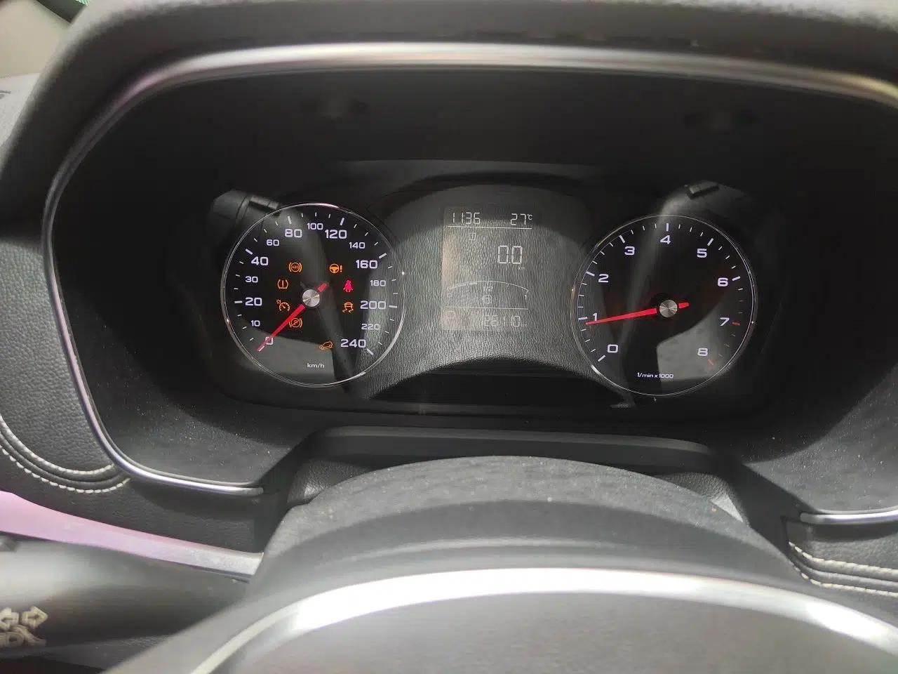 Roewe RX5 2016 20T Two-Wheel Drive Automatic Internet Smart Edition — миниатюра 13