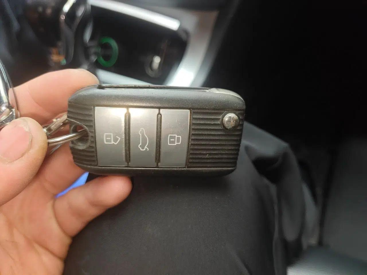 Roewe RX5 2016 20T Two-Wheel Drive Automatic Internet Smart Edition — миниатюра 9