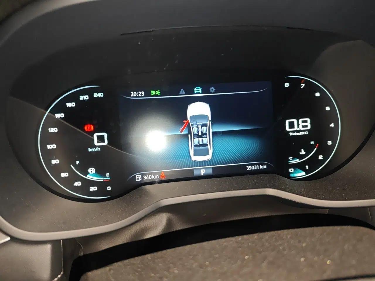 Roewe i5 2020 1.5L Automatic 4G Connect Luxury Flagship Edition — миниатюра 12