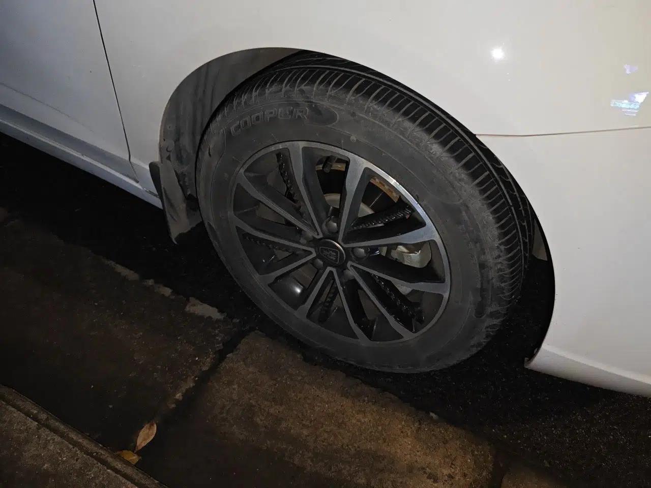 Roewe i5 2020 1.5L Automatic 4G Connect Luxury Flagship Edition — миниатюра 8
