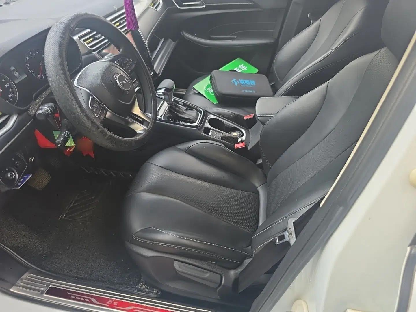 Roewe i5 2019 1.5L Automatic 4G Connected Langhao Edition — миниатюра 16