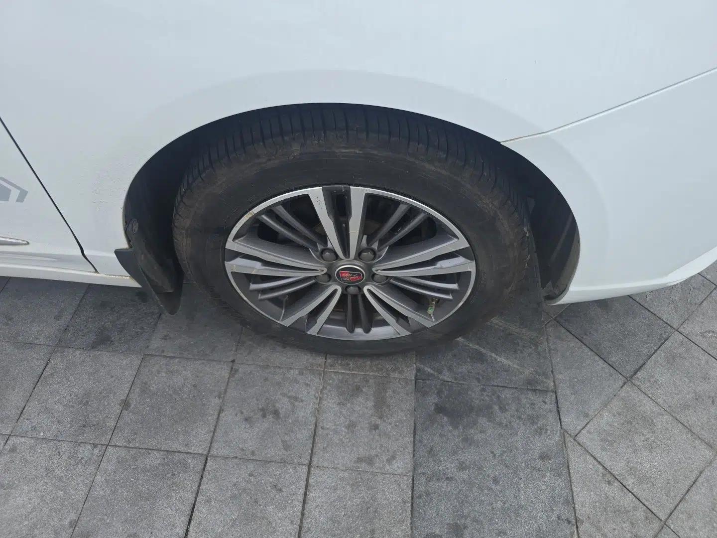Roewe i5 2019 1.5L Automatic 4G Connected Langhao Edition — миниатюра 8