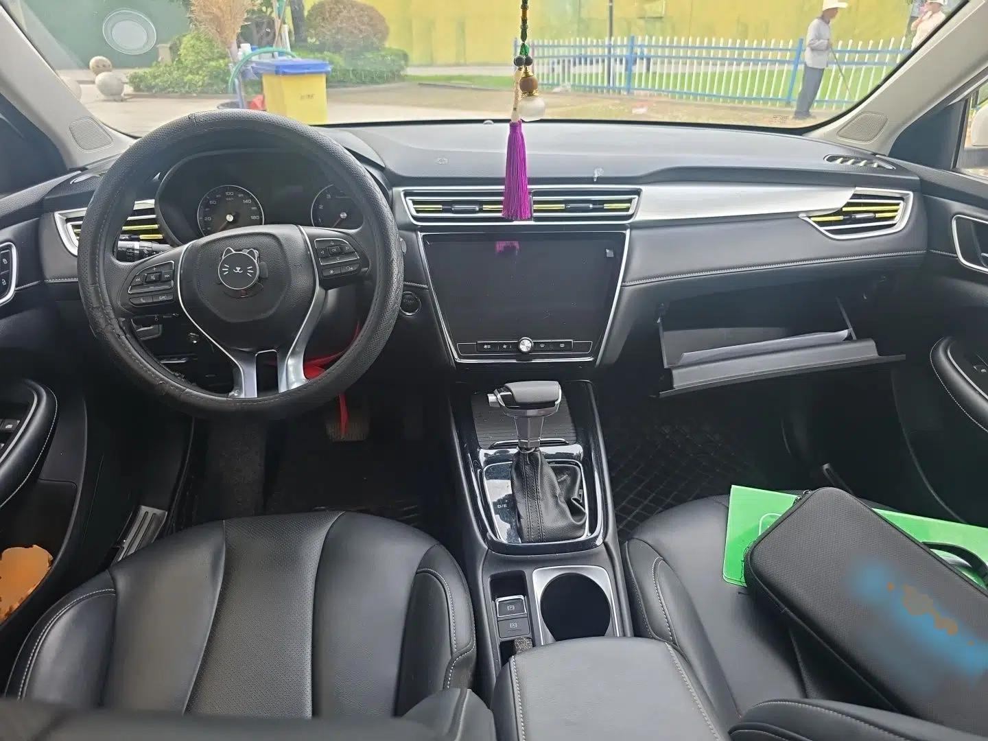 Roewe i5 2019 1.5L Automatic 4G Connected Langhao Edition — миниатюра 10