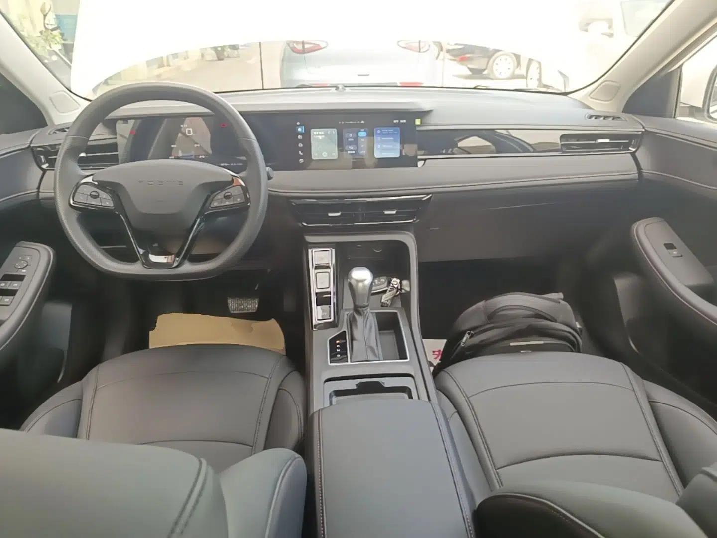 Roewe i5 2023 1.5L CVT Luxury Edition — миниатюра 13