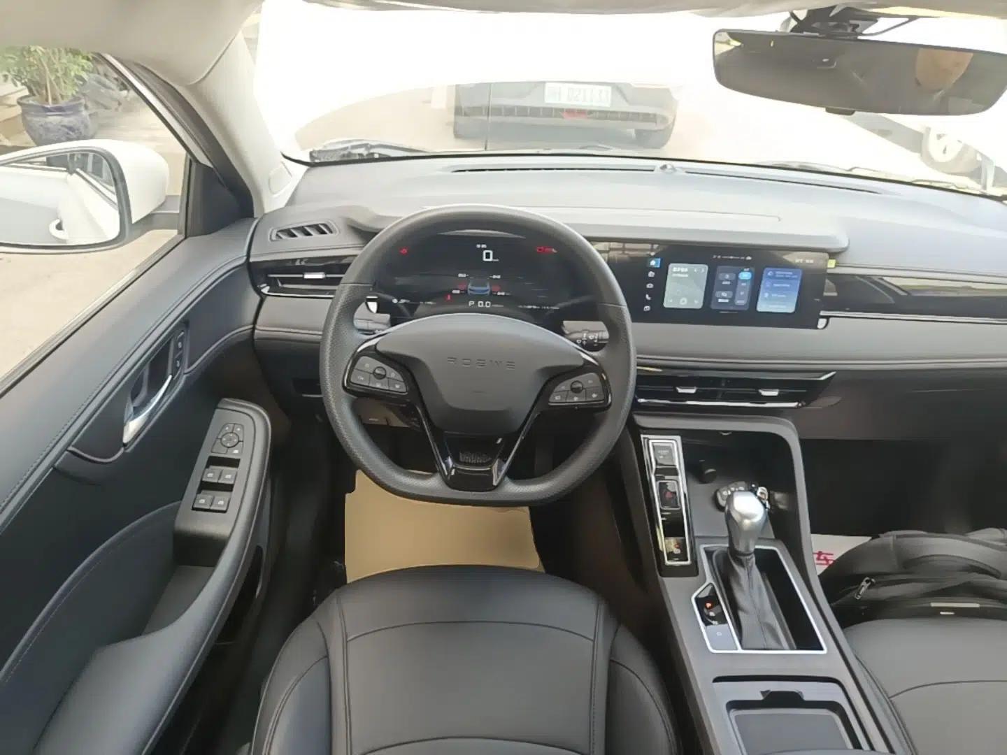 Roewe i5 2023 1.5L CVT Luxury Edition — миниатюра 14