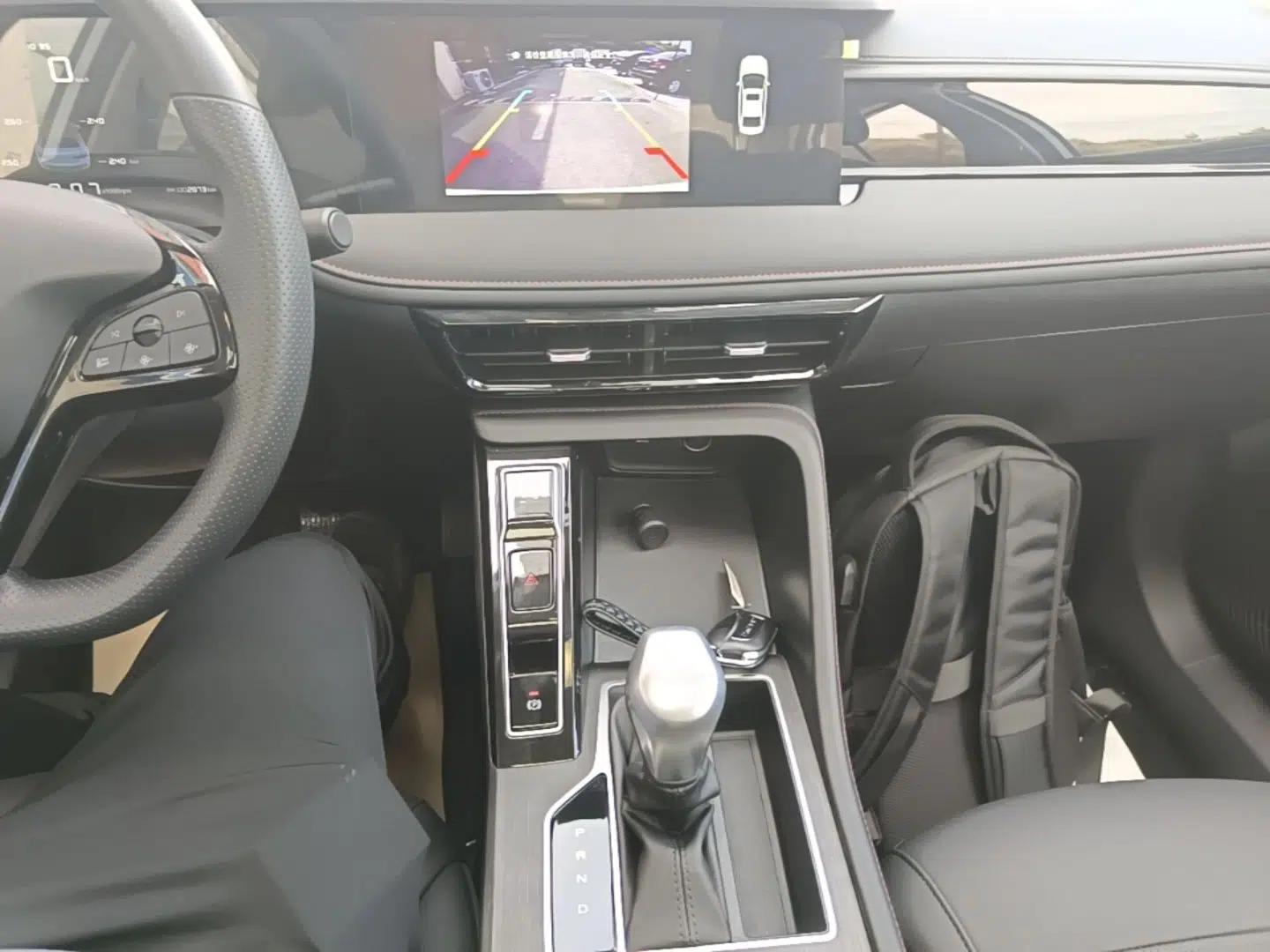 Roewe i5 2023 1.5L CVT Luxury Edition — миниатюра 17