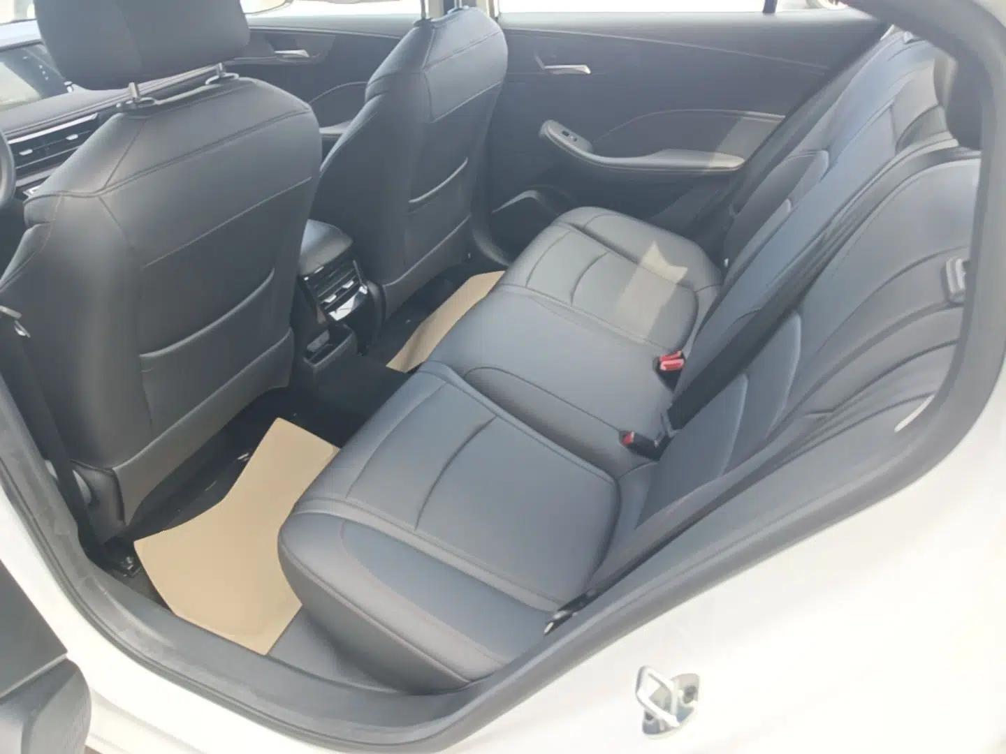 Roewe i5 2023 1.5L CVT Luxury Edition — миниатюра 20