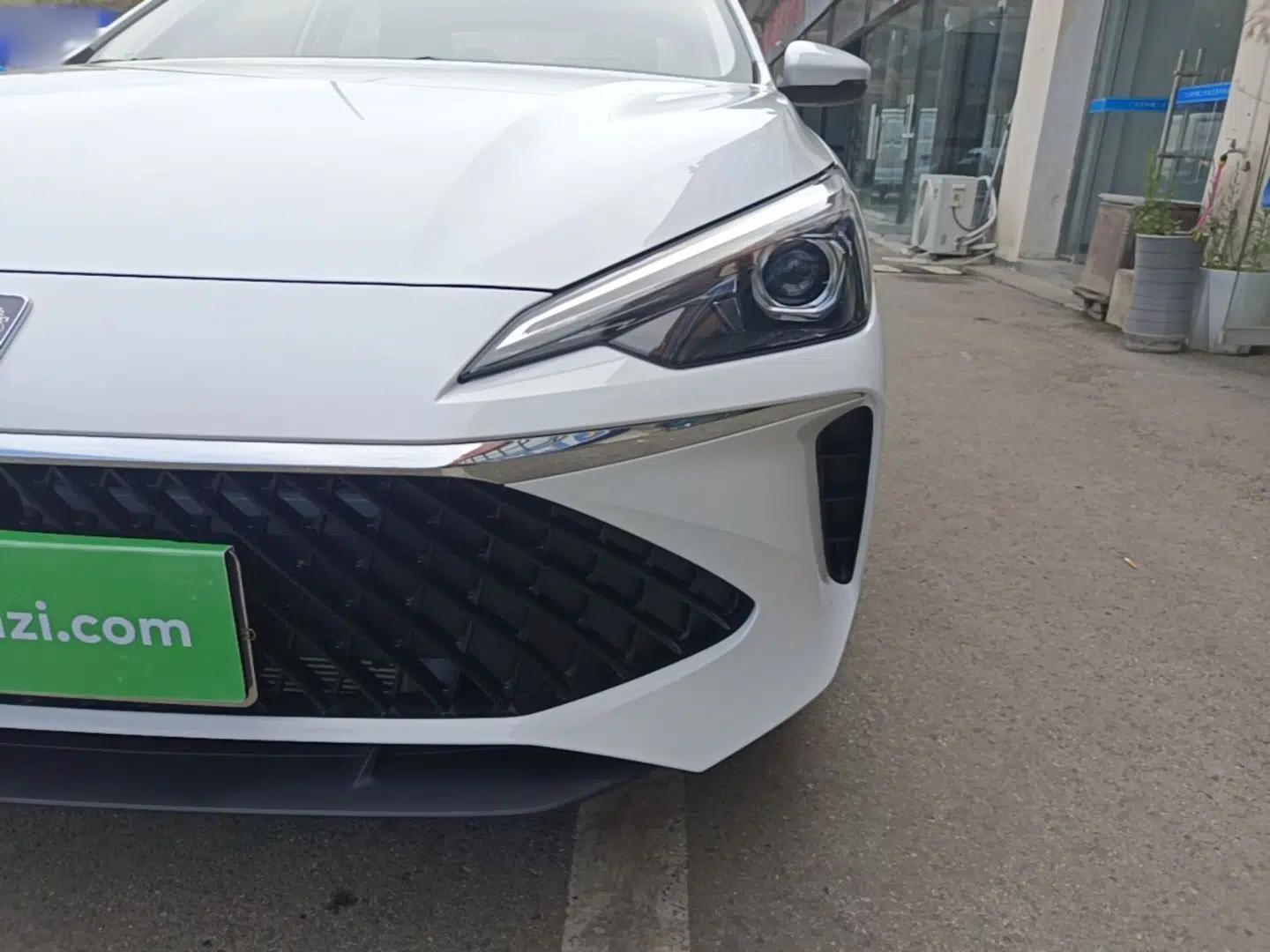 Roewe i5 2023 1.5L CVT Luxury Edition — миниатюра 9