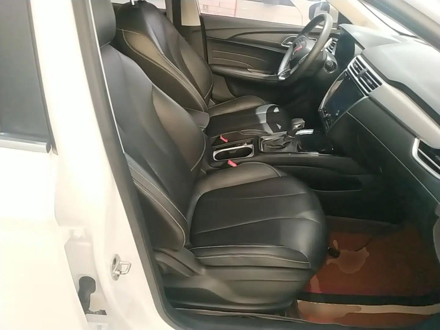 Roewe i5 2020 1.5L Automatic 4G Connect Luxury Flagship Edition — миниатюра 23