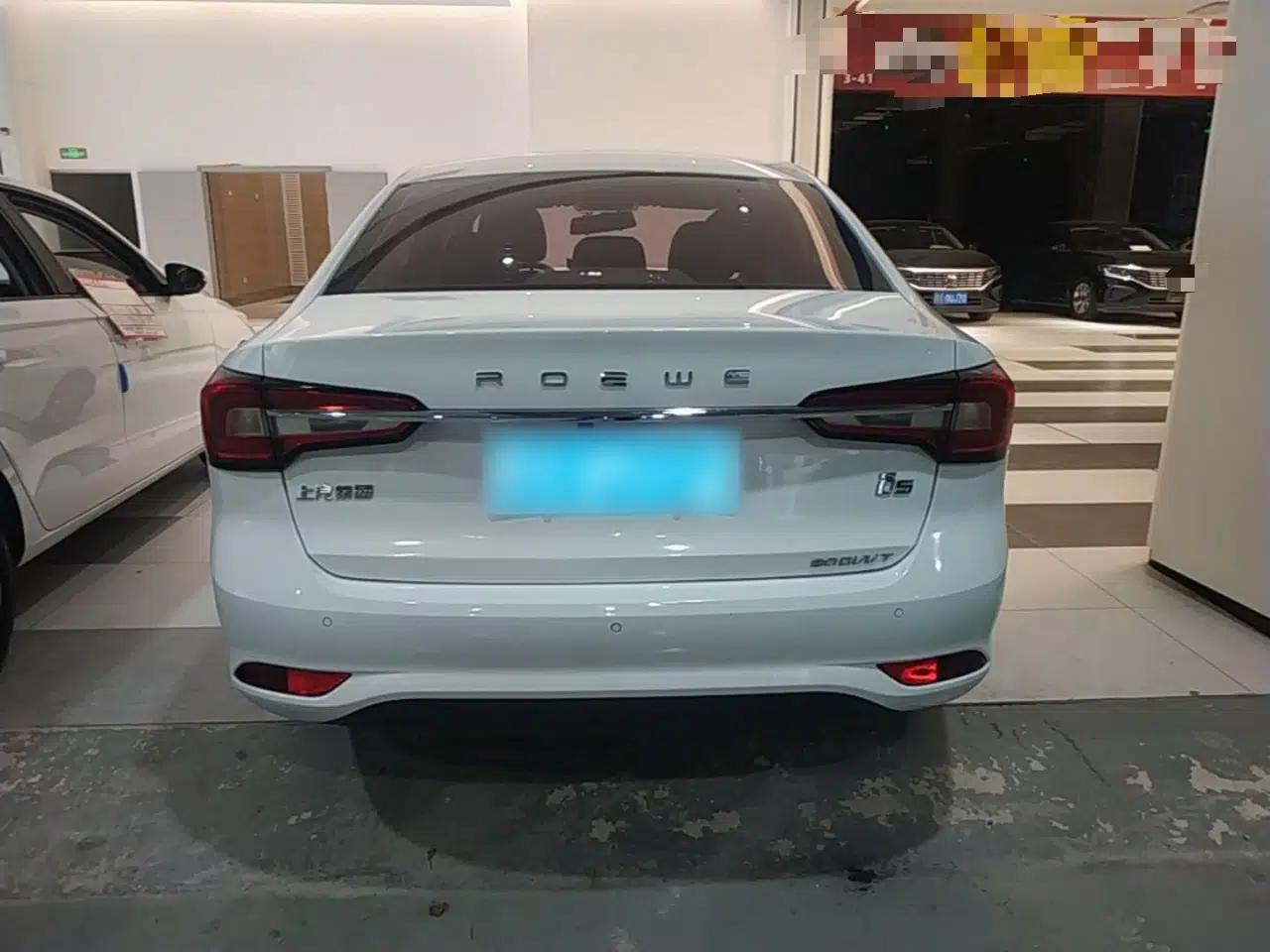 Roewe i5 2020 1.5L Automatic 4G Connect Luxury Flagship Edition — миниатюра 5