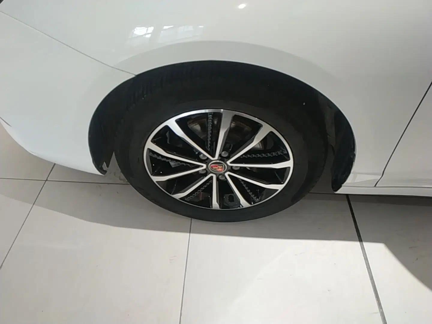 Roewe i5 2020 1.5L Automatic 4G Connect Luxury Flagship Edition — миниатюра 8