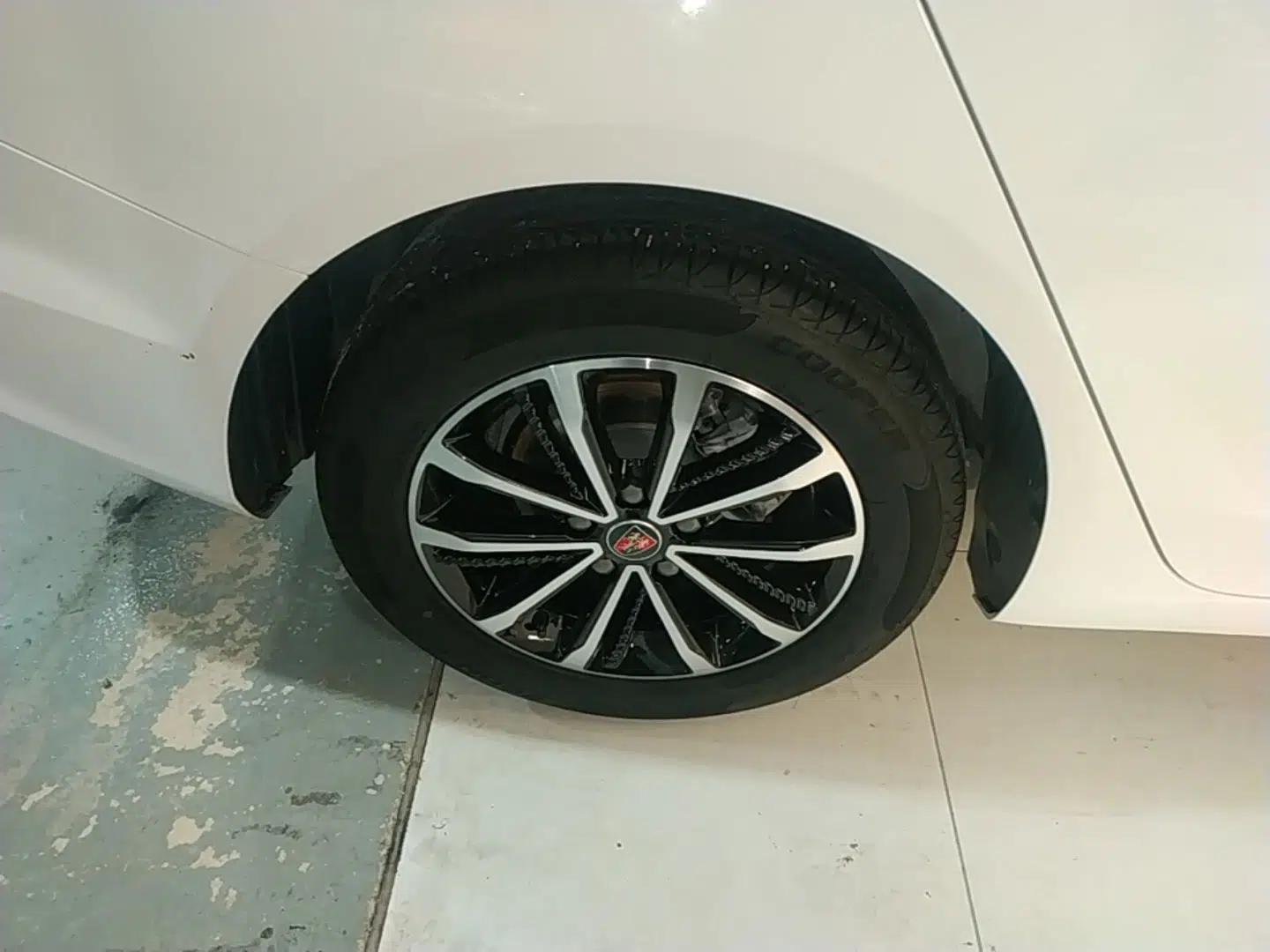 Roewe i5 2020 1.5L Automatic 4G Connect Luxury Flagship Edition — миниатюра 10