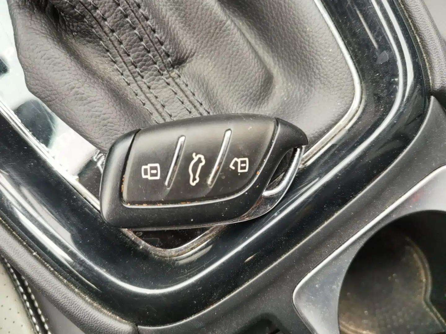 Roewe i5 2020 1.5L Automatic 4G Connect Luxury Flagship Edition — миниатюра 12