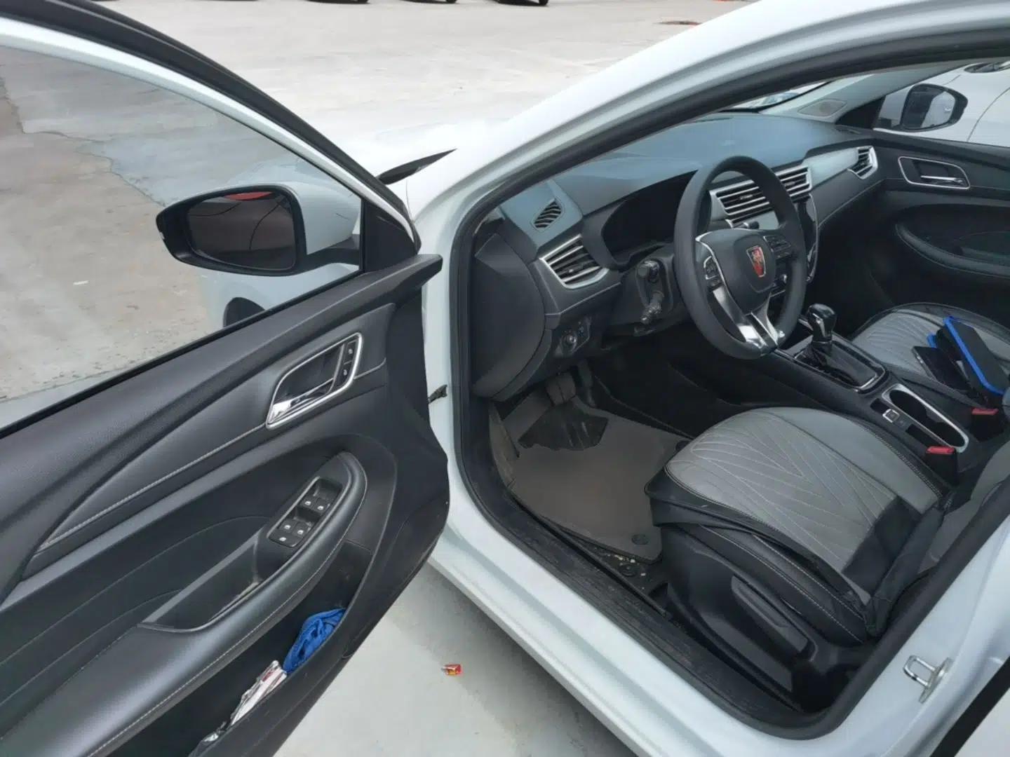 Roewe i5 2020 1.5L Automatic 4G Connect Luxury Flagship Edition — миниатюра 19