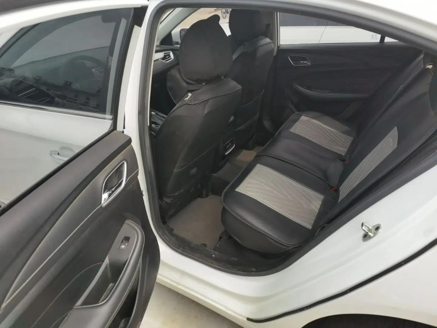 Roewe i5 2020 1.5L Automatic 4G Connect Luxury Flagship Edition — миниатюра 20